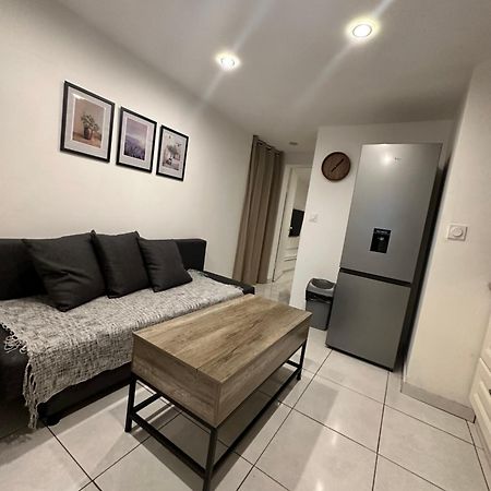 Jolie Appartement Nice Proche Mer Et Aeroport Une Chambre Plus Salon Avec Cuisine Kültér fotó