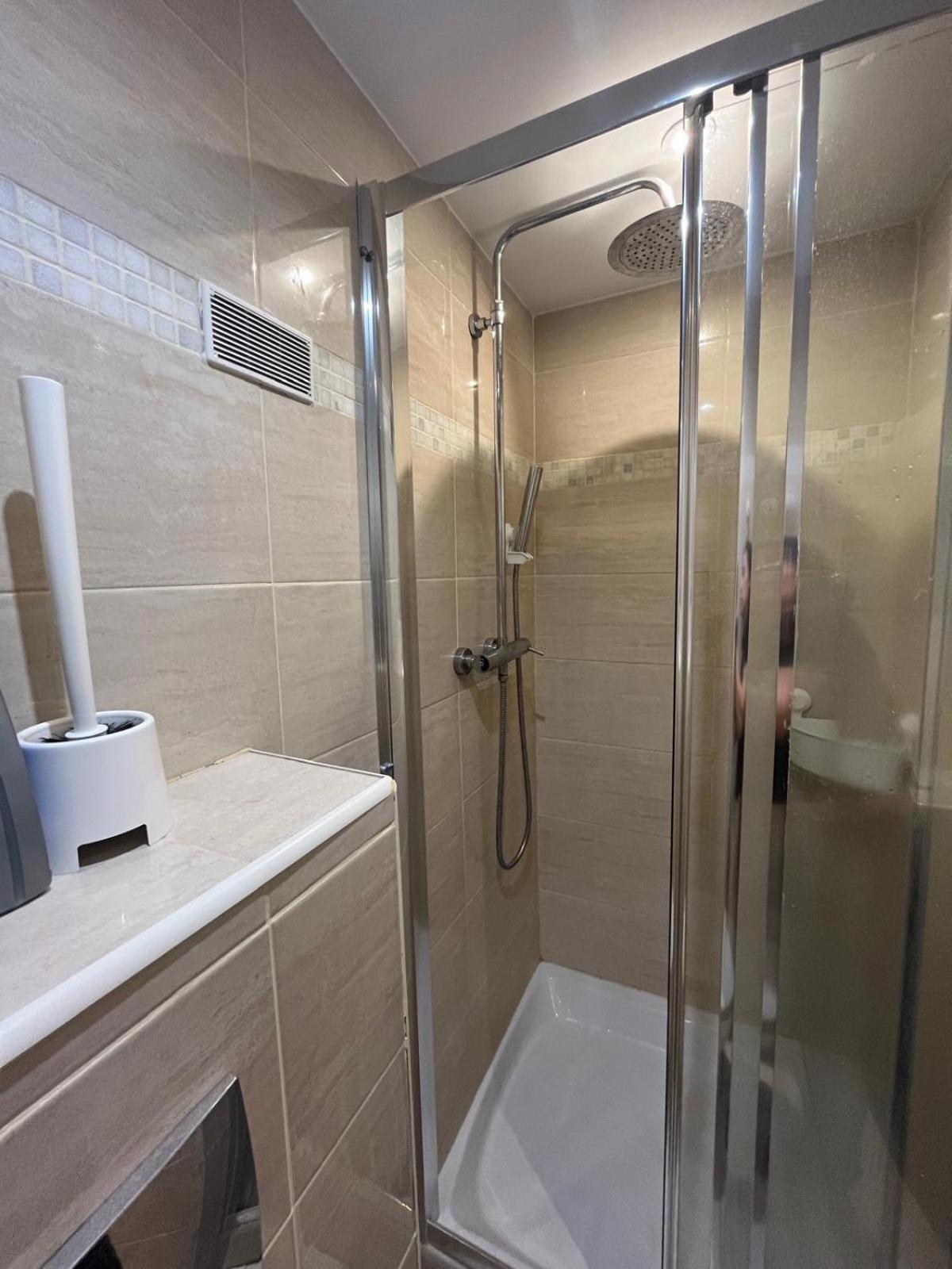 Jolie Appartement Nice Proche Mer Et Aeroport Une Chambre Plus Salon Avec Cuisine Kültér fotó